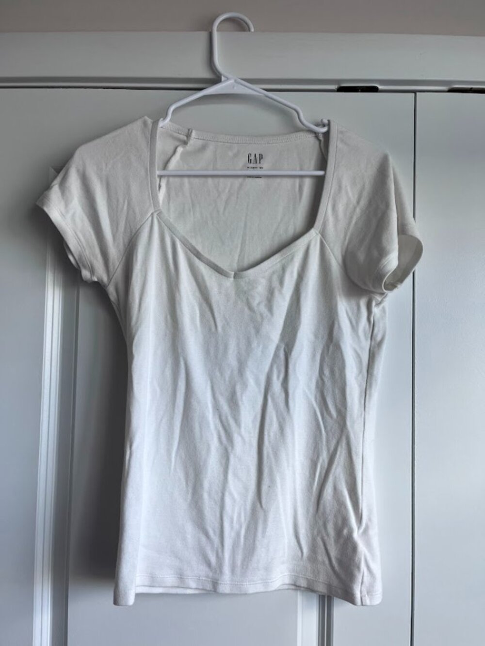 Gap white tee (M)